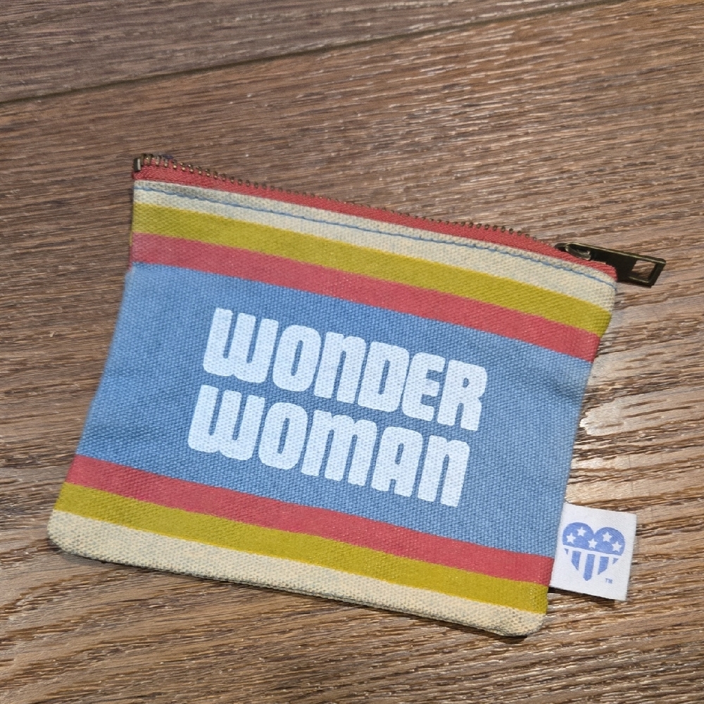DAY OFF WONDER WOMAN CANVAS MINI POUCH... #7697